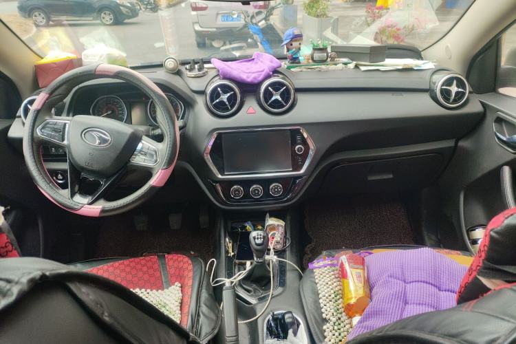 Used Soueast DX3 2018 1.5L Manual Luxury Model Center Console