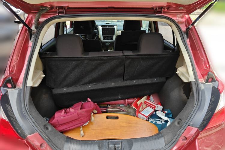 Used Venucia R50 2012 1.6L Automatic Comfort Edition Trunk