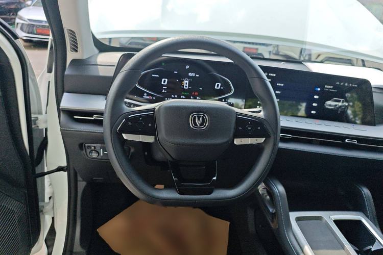 Used Changan Hunter 2024 Warrior Edition Luxury Model Dual-Motor All-Wheel Drive with Extra-Long Cargo Box
