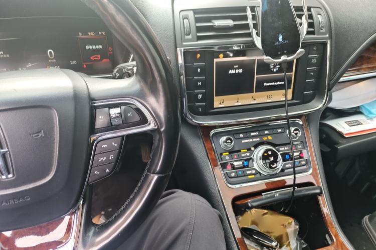 Used Lincoln Continental 2019 2.0T Two-Wheel Drive Luxury Edition China VI Standard Audio And AC Panel