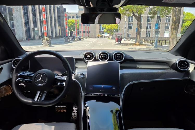 Used Mercedes-Benz GLC Coupe 2025 GLC 260 4MATIC Coupe SUV Steering Wheel