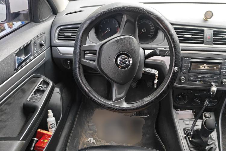 Used Volkswagen Gran Lavida 2015 1.6L Manual Fashion Edition
