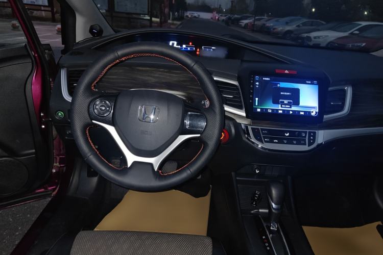 Used Honda Jade 2017 1.8L automatic Comfort version 5 seats
