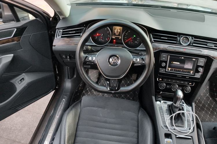 Used Volkswagen Magotan 2018 330TSI DSG Luxury Model