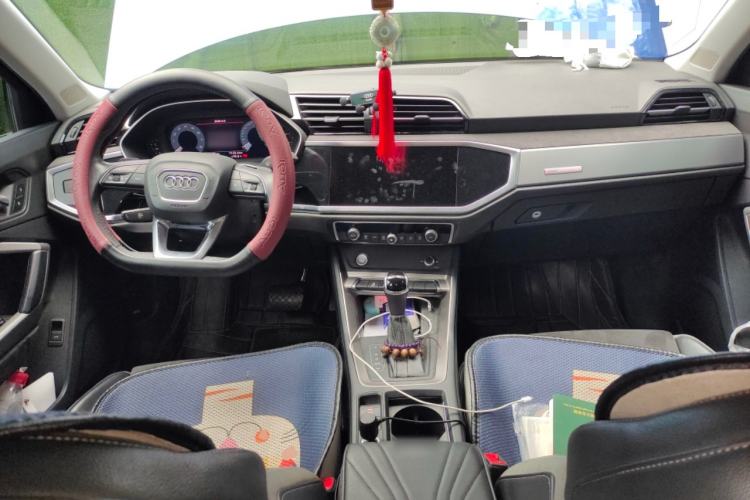 Used Audi Q3 2019 40 TFSI Fashion Dynamic Model Center Console