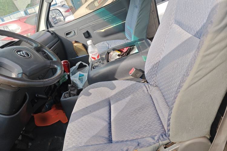 Used Foton Scenic 2016 2.0L Landscape Express Version Long Wheelbase Low Roof – 4Q20M
