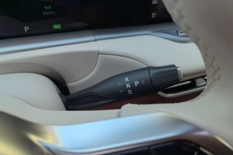 Used VOYAH FREE 2024 Ultra-Long Range Intelligent Driving Version Gear Lever