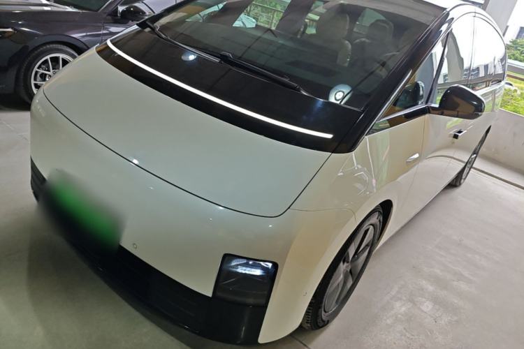 Used Li Auto MEGA 2024 Ultra Model Guazi used car, China used car export, Used car for sale, Used Li Auto cars, Cheapest cars for sale, Electric vehicle, New energy car