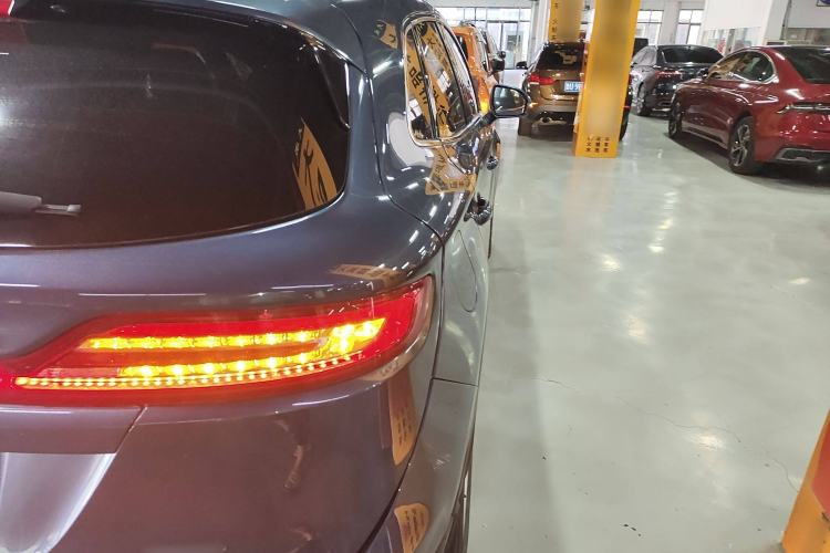 Used Lincoln MKC 2017 2.0T Two-Wheel Drive Deluxe Edition