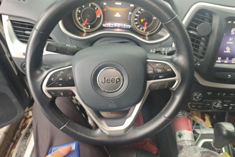 Used Jeep Cherokee 2017 2.0L Superior Edition