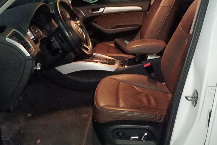 Used Audi Q5 2017 40 TFSI Technology Edition Left Front Seat