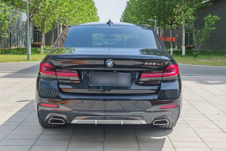 Used BMW 5 Series 2022 Second Facelift 525Li M Sport Package Exterior 5