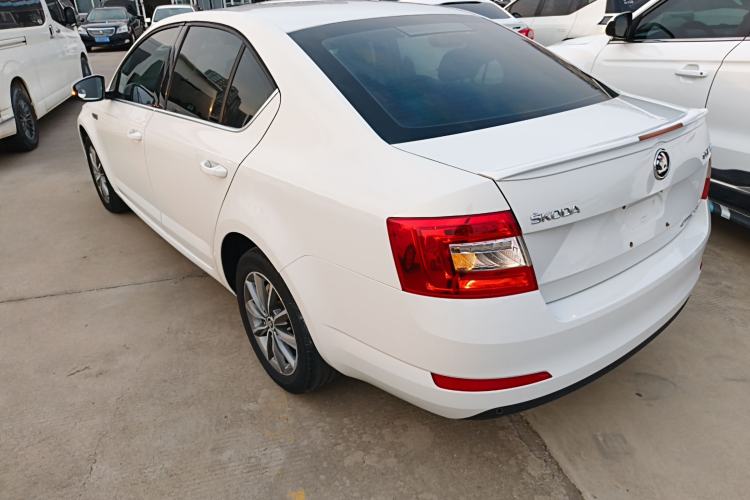 Used Skoda Octavia 2017 1.6L Manual Front-Wheel-Drive Version