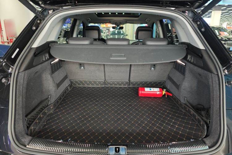 Used Audi Q5L 2022 Updated Version 45T Luxury Prestige Edition Trunk