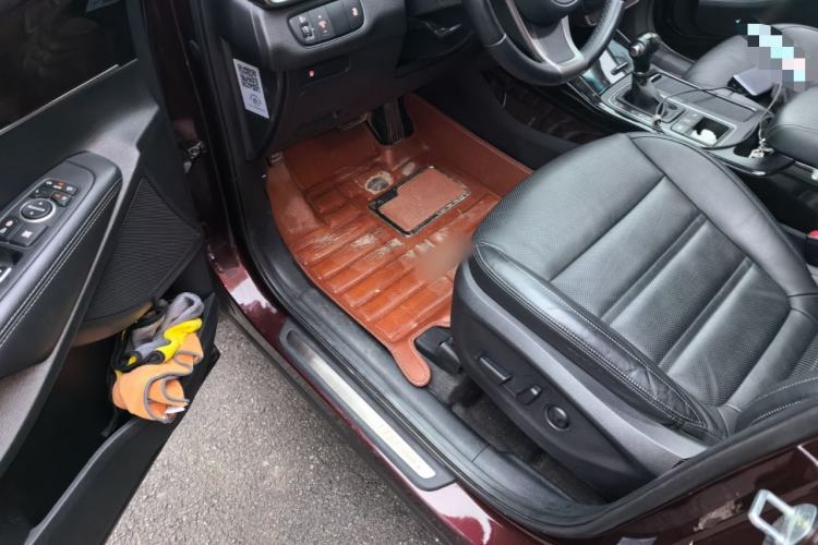 Used Kia Sorento 2015 Sorento L 2.4L Gasoline 4WD Elite Edition 5 Seats China IV Standard Driver Seat