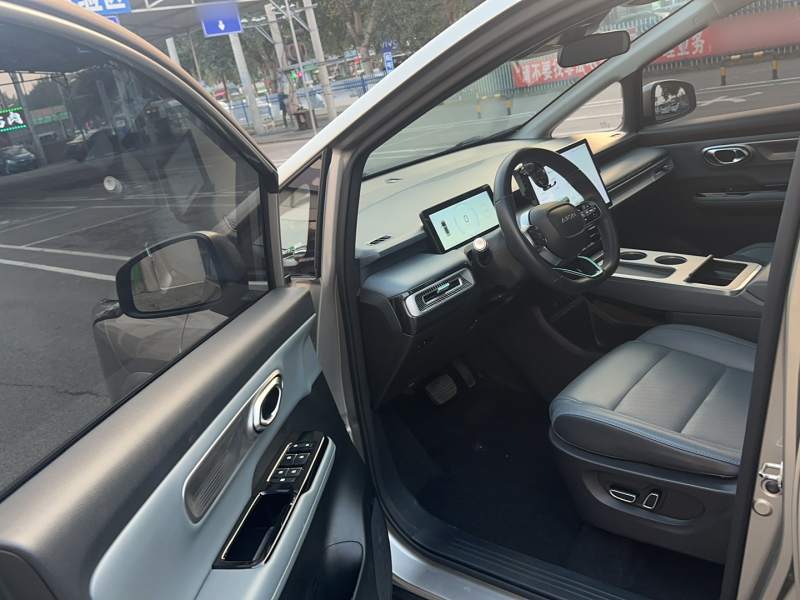 Used AION Y 2023 Younger Star Edition — 16