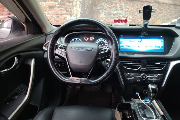 Used Venucia T90 2018 2.0L CVT Smart Connect Luxury Edition China V Standard