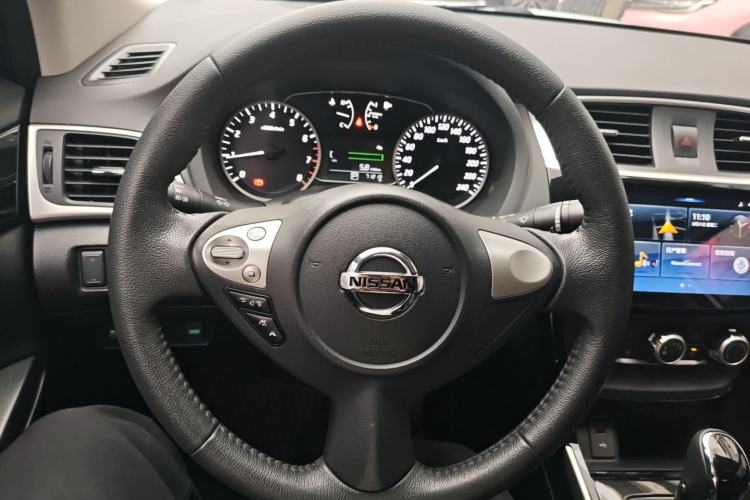 Used Nissan Sylphy 2019 1.6XV CVT Smart Connect Luxury Edition China VI Standard Steering Wheel