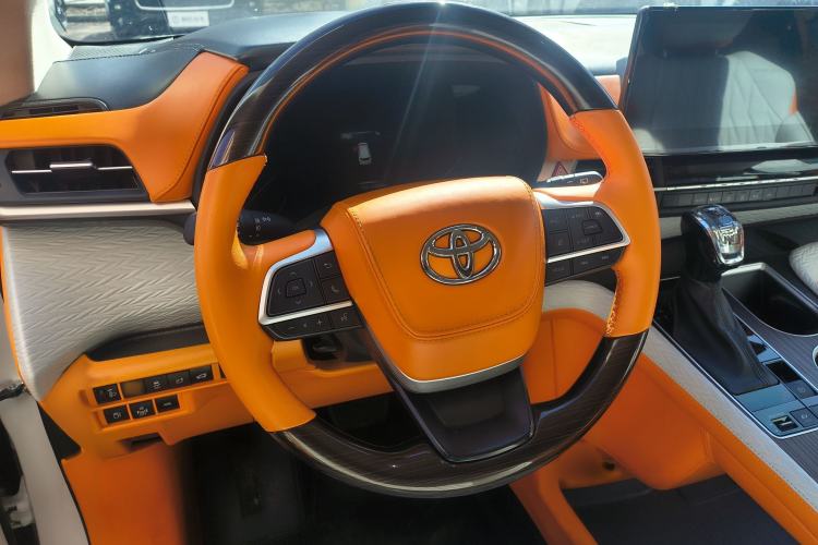Used Toyota SIENNA 2021 2.5L Hybrid Comfort Edition Steering Wheel