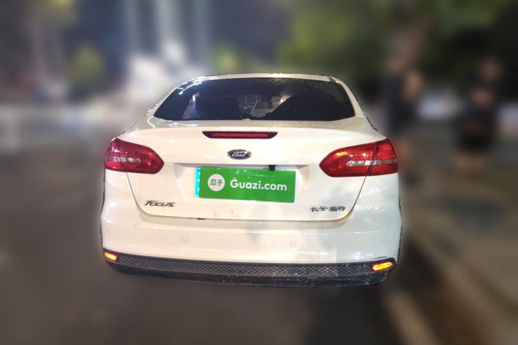 Used Ford Focus 2015 Sedan 1.6L Manual Fashion Edition