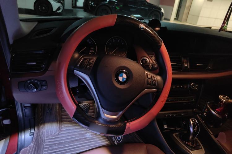 Used BMW X1 2015 sDrive18i Leading Edition
