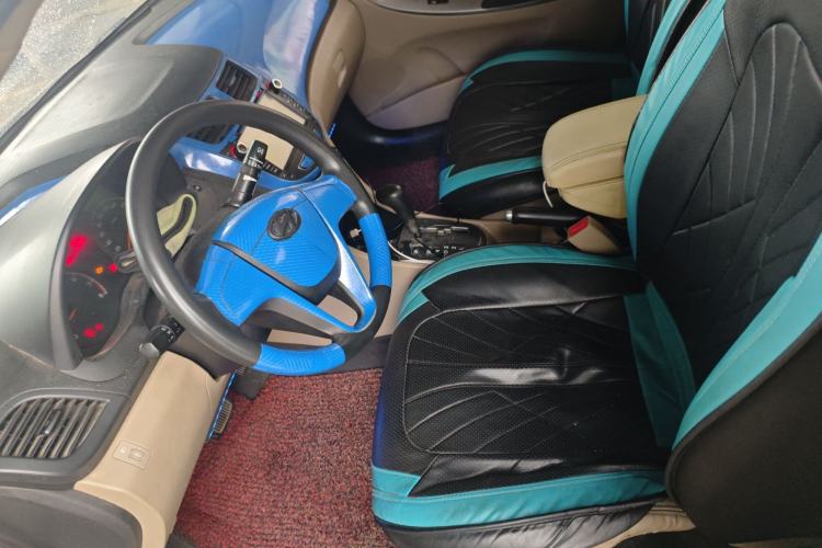 Used Hyundai Verna (older generation) 2014 1.4L Automatic Fashion GS Model Left Front Seat