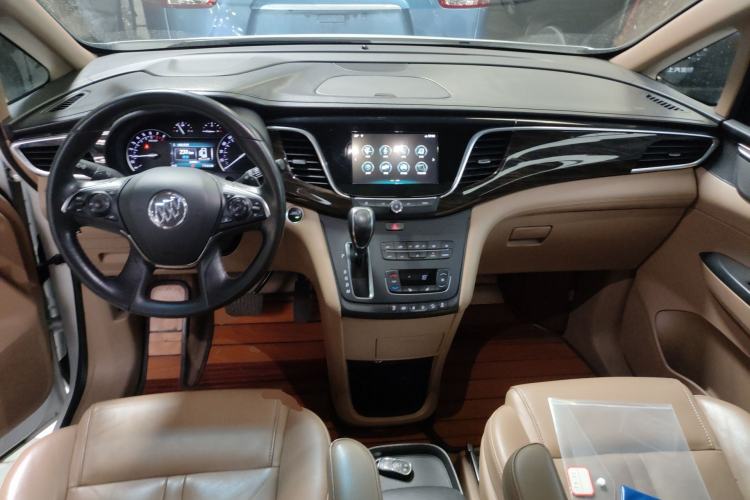 Used Buick GL8 2018 ES 28T Premium Model China VI Standard Center Console