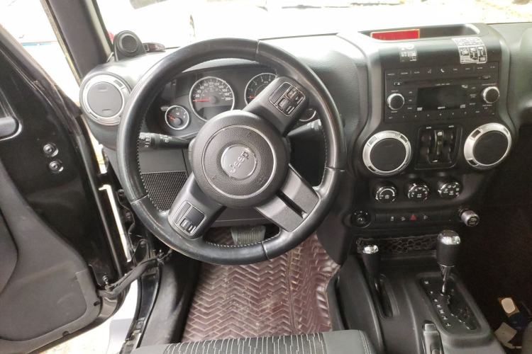 Used Jeep Wrangler 2011 3.8L Sahara Four-Door Edition Steering Wheel