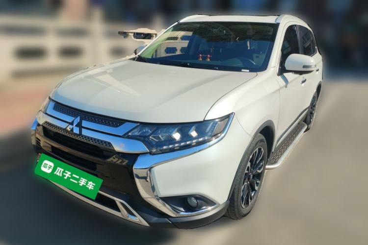 Used Mitsubishi Outlander 2020 2.4L 4x4 Zhi Xiang Edition 7-Seater