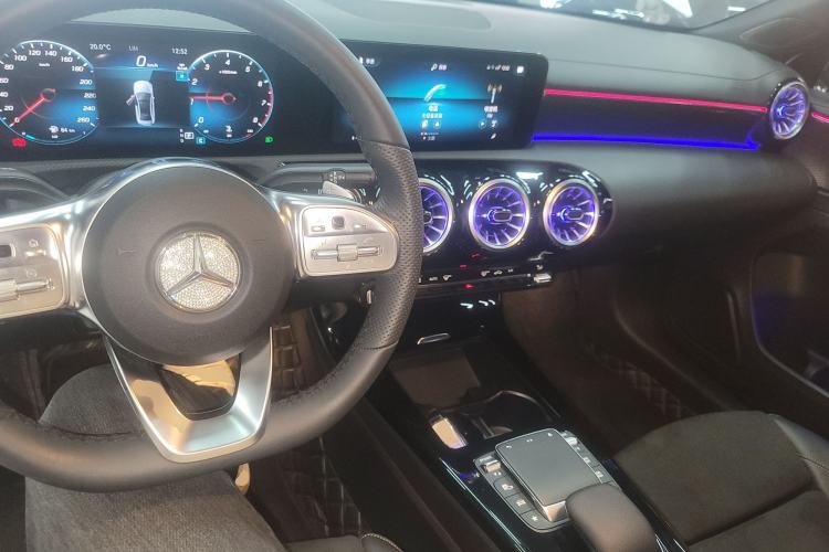 Used Mercedes-Benz A-Class 2022 Revised Version A 200 L Sport Sedan Fashionable Style Center Console