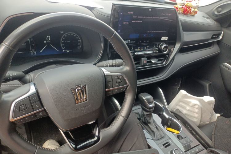 Used Toyota Crown Kluger 2022 2.0T Four-Wheel Drive Prestige Edition Center Console