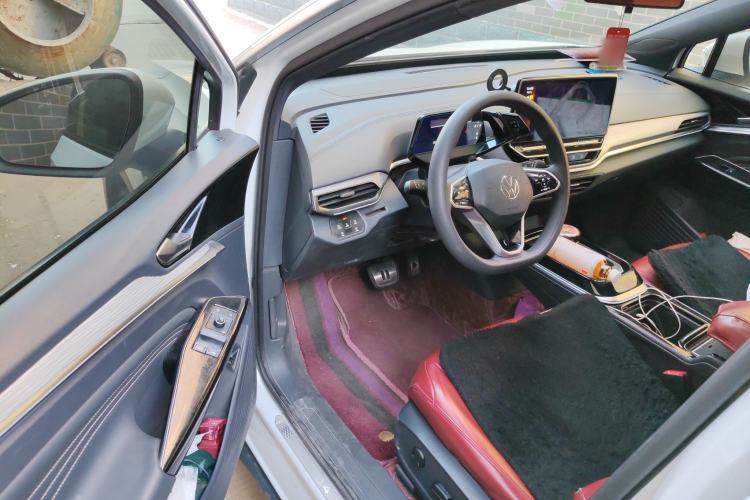 Used Volkswagen ID.4 CROZZ 2022 Long-Range PURE+ Edition Driver Seat