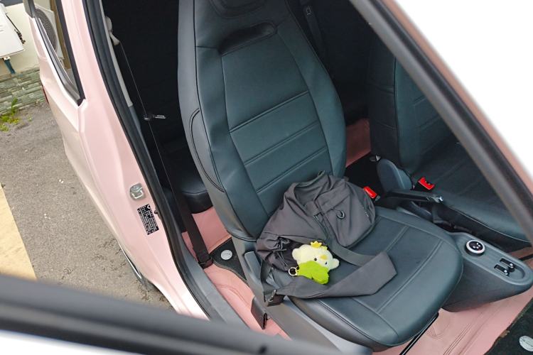 Used Wuling Hongguang MINIEV 2022 Macaron Premium Model – Lithium Iron Phosphate Right Front Seat