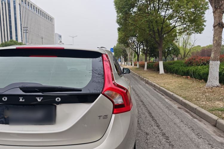 Used Volvo V60 2016 T5 Zhiyi Edition