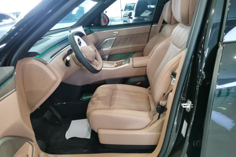 Used ONVO Luxeed L90 2025 Model—Ultra Six-Seater Version
