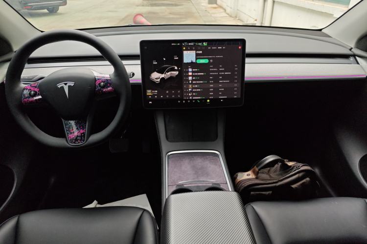 Used Tesla Model Y 2023 Rear-Wheel-Drive Version Center Console