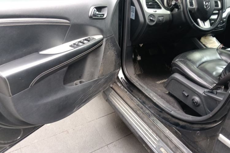 Used Dodge Journey 2013 2.4L Two-Wheel Drive Luxury Version