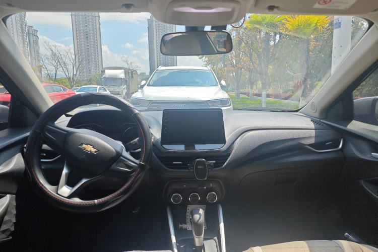 Used Chevrolet Cavalier 2021 325T Automatic Enjoyment Edition Center Console