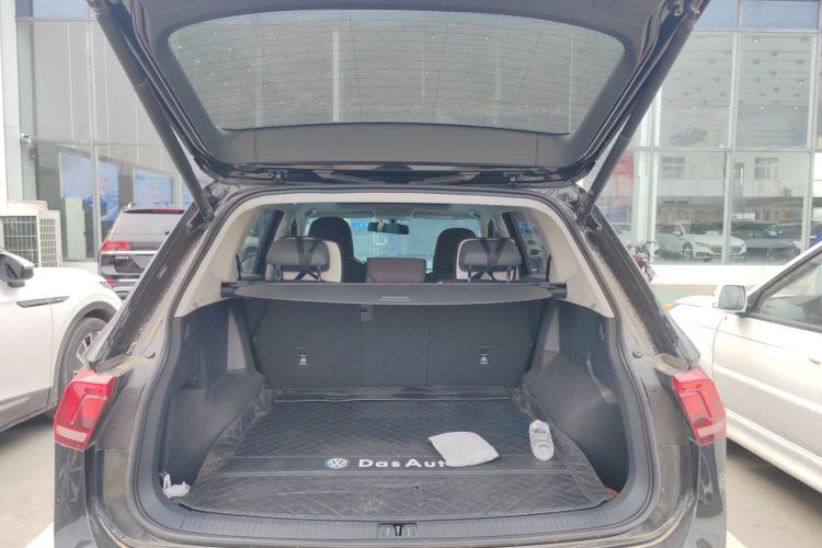 Used Volkswagen Tiguan L 2022 330TSI Automatic Two-Wheel Drive Smart Edition Trunk