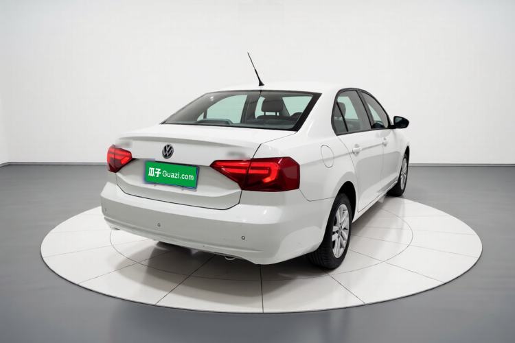 Used Volkswagen Jetta 2019 Dream Edition 1.4L Manual Fashion Version Rear Right 45 Deg