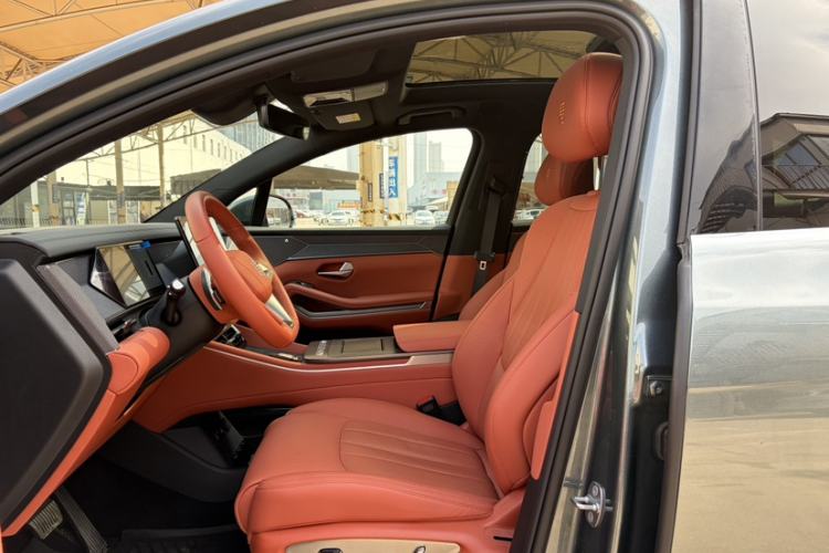 Used BYD Tang L 2025 DM 175KM Drone Player Edition Left Front Seat