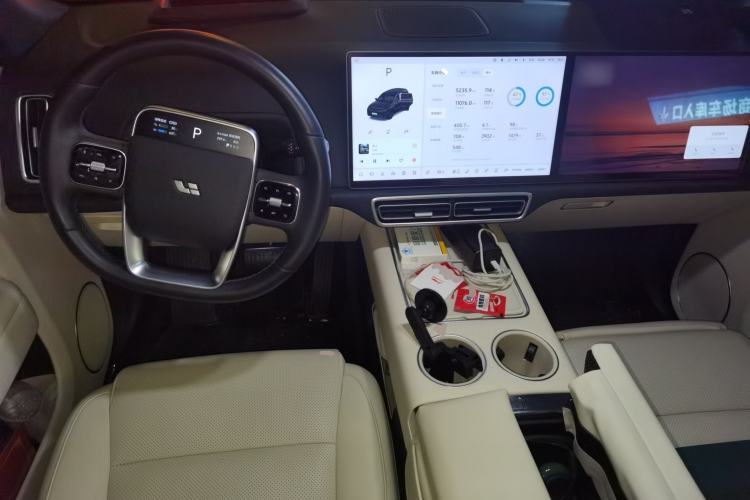 Used Li Auto L8 2025 Max Smart Refresh Edition
