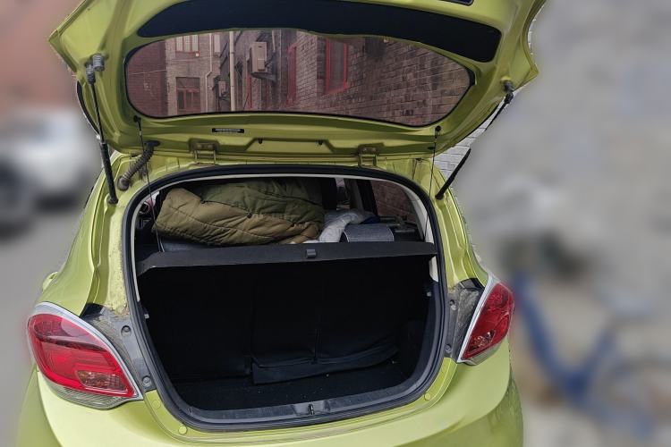 Used CHANGAN Benni 2015 1.4L Manual Luxury Model China V Standard Trunk