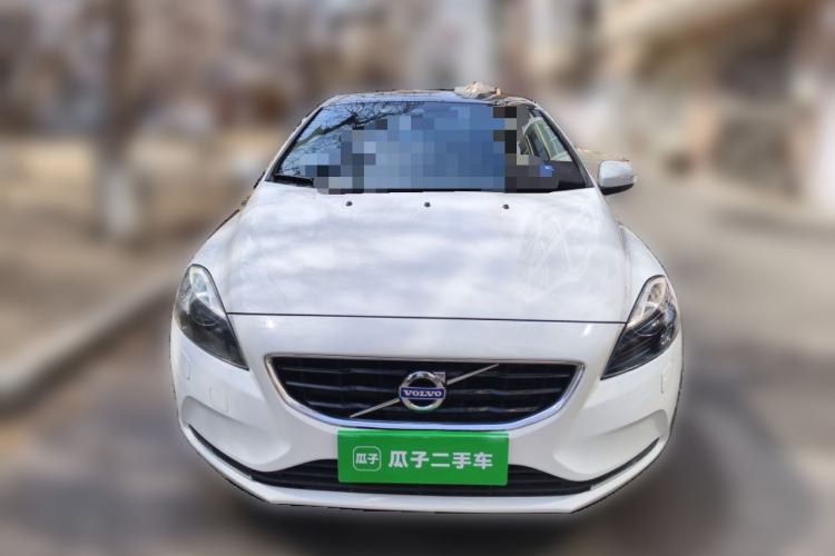 Used Volvo V40 2015 1.6T Zhiyi Edition
