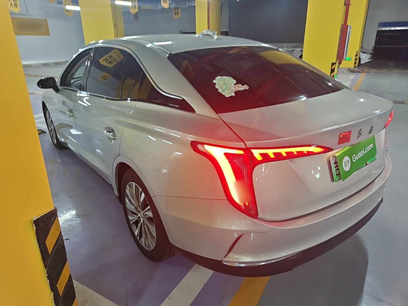 Hongqi E-QM5 2024 610 km PLUS — снимка 4