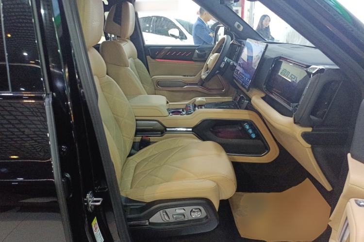 Used Formula Leopard Leopard 8 2025 Smart & Brave Flagship Edition 7 Seats