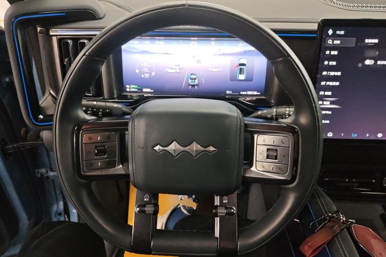 Used Formula Leopard 5 2023 Explore Edition
