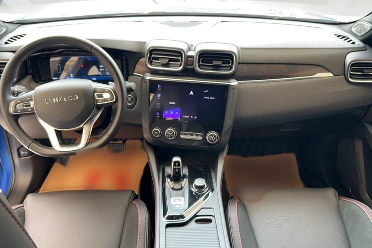 Used Lynk & Co 03 2018 1.5TD DCT JingPro Edition China V Standard Interior 3