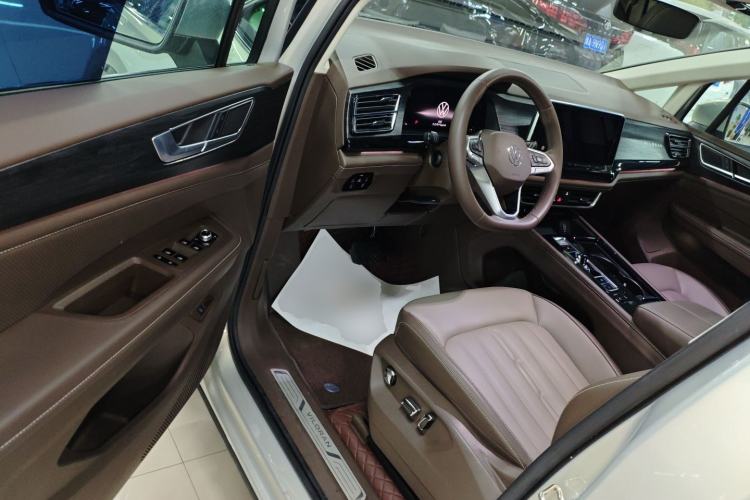 Used Volkswagen Viloran 2024 330TSI Luxury Edition
