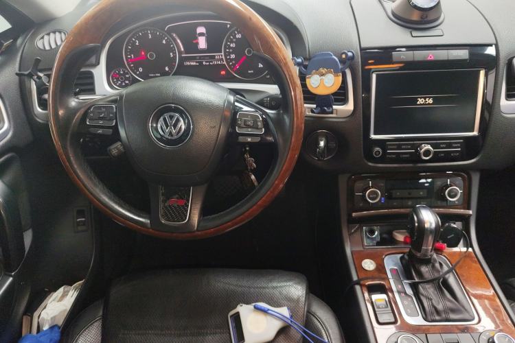 Used Volkswagen Touareg 2011 3.0 TDI Diesel Comfort Version Steering Wheel